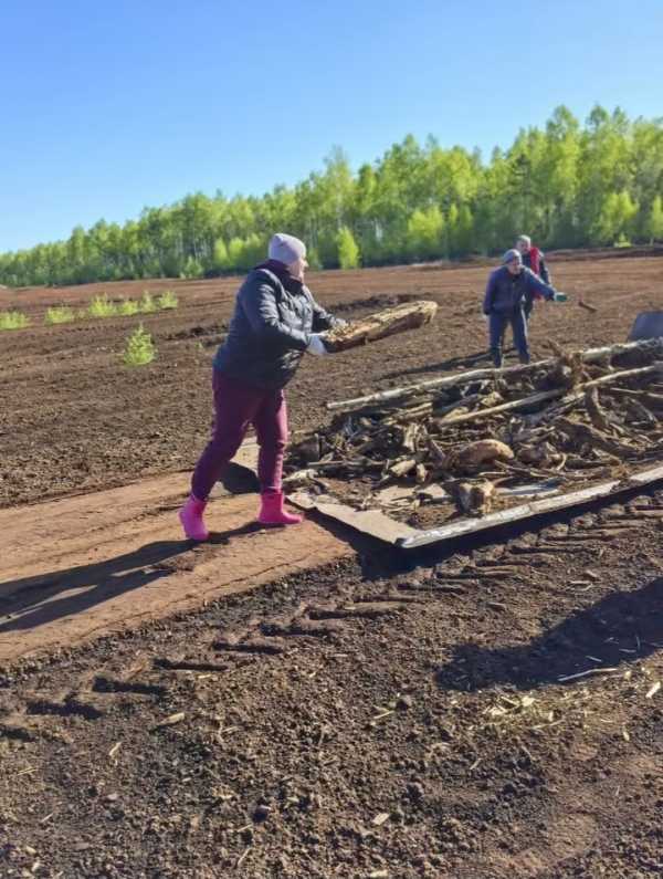 Трудовой коллектив ОАО "Торфопредприятие Днепровское" провел экологический выезд на поля торфодобычи!