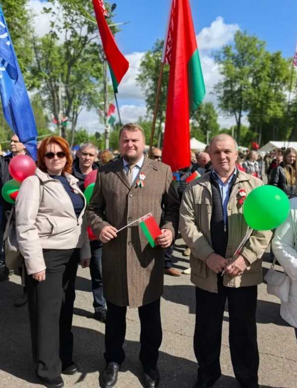 Представители ОАО "Торфопредприятие Днепровское" почтили память героев в День Победы.